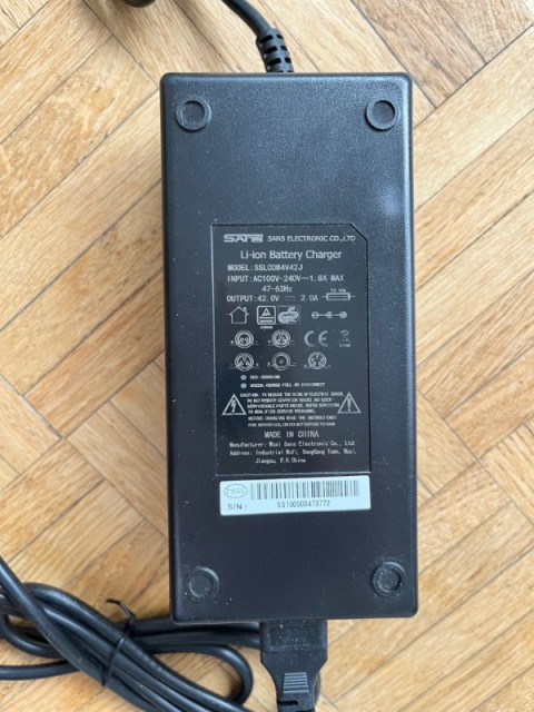 ChargeurBatterie-2.JPG